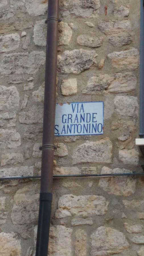 La Nicchia Di Gangi Lägenhet Exteriör bild